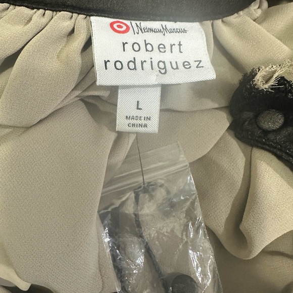 Robert Rodriguez for Target Black Sleeveless Top with Cream Ruffled Trim Sz L - Picture 4 of 5